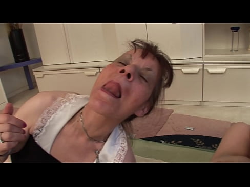 ❤️ Duas avós e um avô têm um ménage à trois Porno real vídeo em nós ☑