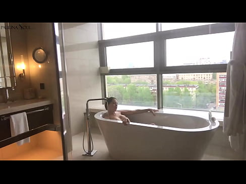 ❤️ Bebé tremendo A masturbar-se apaixonadamente na sua rata na casa de banho Porno real vídeo em nós ☑