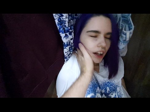 ❤️ Encontrei a minha irmã no armário e ajudei-a a ejacular Porno real vídeo em nós ☑